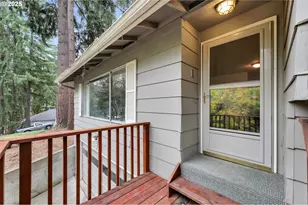 910 E 43rd Ave, Eugene, OR 97405 - Photo 3