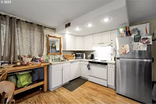 910 E 43rd Ave, Eugene, OR 97405 - Photo 37