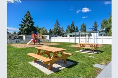 12430 N South Shore Ave, Portland, OR 97217 - Photo 23