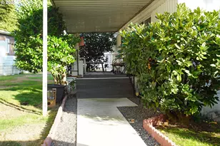 12430 N South Shore Ave, Portland, OR 97217 - Photo 5