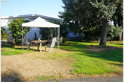 12430 N South Shore Ave, Portland, OR 97217 - Photo 3