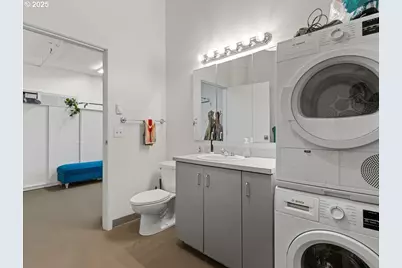 1314 NW Irving St #201, Portland, OR 97209 - Photo 17
