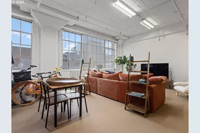 1314 NW Irving St #201, Portland, OR 97209 - Photo 11