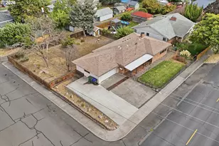 601 E 12th St, The Dalles, OR 97058 - Photo 37