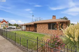 601 E 12th St, The Dalles, OR 97058 - Photo 3