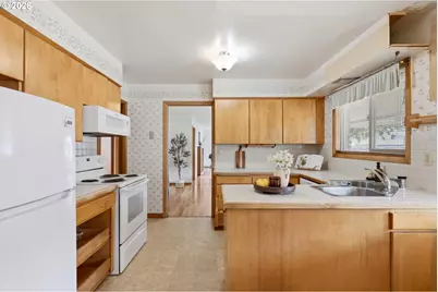 601 E 12th St, The Dalles, OR 97058 - Photo 17