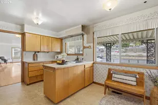 601 E 12th St, The Dalles, OR 97058 - Photo 15