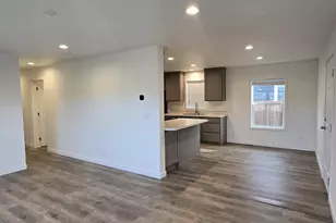 5299 Maple St, Florence, OR 97439 - Photo 3