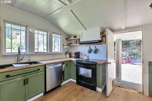 210 Washington St, Oregon City, OR 97045 - Photo 11