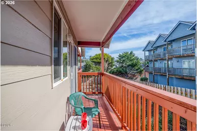 1284 NW 15th St, Lincoln City, OR 97367 - Photo 27