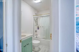 1284 NW 15th St, Lincoln City, OR 97367 - Photo 21