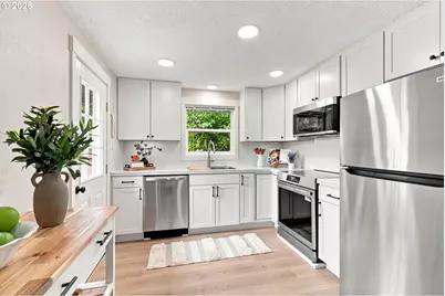 9137 N Geneva Ave, Portland, OR 97203 - Photo 9