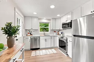 9137 N Geneva Ave, Portland, OR 97203 - Photo 9