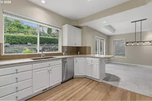 3052 Clubhouse Ct, West Linn, OR 97068 - Photo 13