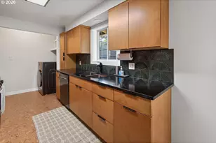 3060 SW 35th Ct, Redmond, OR 97756 - Photo 3