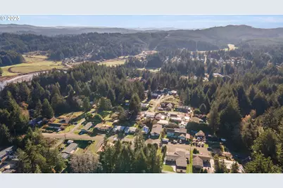 1735 Pennsylvania St, Coos Bay, OR 97420 - Photo 25