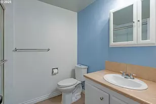 13050 SW Allen Blvd, Beaverton, OR 97005 - Photo 19