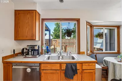 20649 SW Siletz Ct, Tualatin, OR 97062 - Photo 15