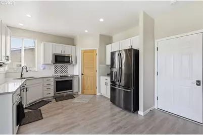5471 Gould Ave, Eugene, OR 97402 - Photo 7