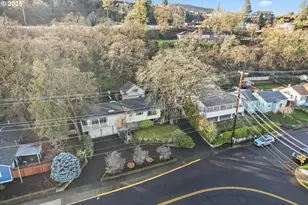 1610 Kelly Ave, The Dalles, OR 97058 - Photo 3