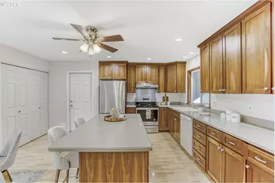 19605 SW Madeline St, Beaverton, OR 97078 - Photo 13