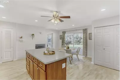 19605 SW Madeline St, Beaverton, OR 97078 - Photo 15