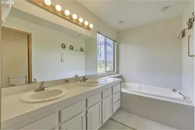 17799 NW Elkcrest Ct, Portland, OR 97229 - Photo 27