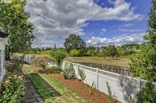 17799 NW Elkcrest Ct, Portland, OR 97229 - Photo 35