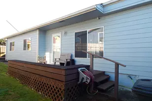 963 Crocker St, Coos Bay, OR 97420 - Photo 3
