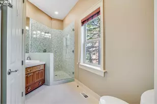 9309 NW Finzer Ct, Portland, OR 97229 - Photo 21