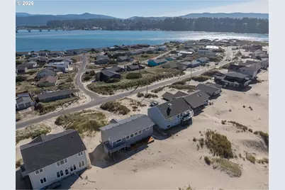202 NW Oceania Dr, Waldport, OR 97394 - Photo 41