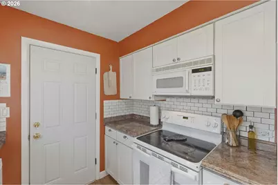 17760 SW Alexander St, Beaverton, OR 97003 - Photo 13