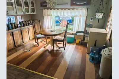 200 Woodpecker Ln, Elkton, OR 97436 - Photo 3