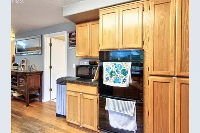 13392 SW Bradley Ln, Portland, OR 97224 - Photo 9