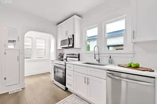 7630 N Drummond Ave, Portland, OR 97217 - Photo 7