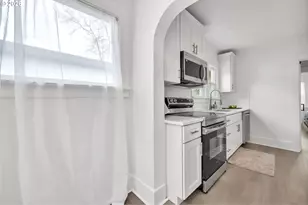 7630 N Drummond Ave, Portland, OR 97217 - Photo 17