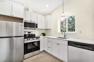 7630 N Drummond Ave, Portland, OR 97217 - Photo 47