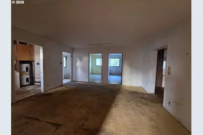 115 N 12th St, Lakeside, OR 97449 - Photo 5