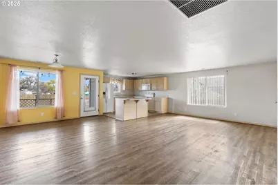 335 SE Third St, Irrigon, OR 97844 - Photo 3