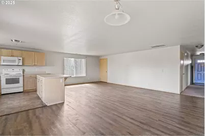 335 SE Third St, Irrigon, OR 97844 - Photo 9