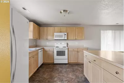 335 SE Third St, Irrigon, OR 97844 - Photo 7