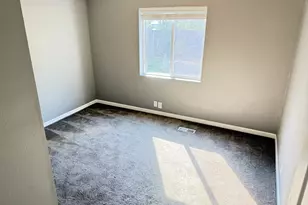 1949 SE Palmquist Rd, Gresham, OR 97080 - Photo 11