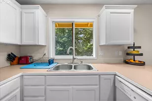 250 Forest Pl, Forest Grove, OR 97116 - Photo 17