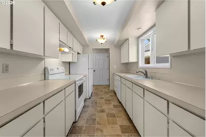 4613 E 18th St #9, Vancouver, WA 98661 - Photo 11
