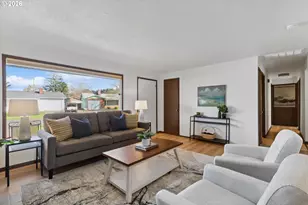 2137 SE 179th Ave, Portland, OR 97233 - Photo 5