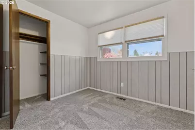 2137 SE 179th Ave, Portland, OR 97233 - Photo 21