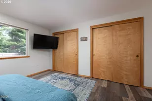 1925 NW 38th St, Lincoln City, OR 97367 - Photo 17
