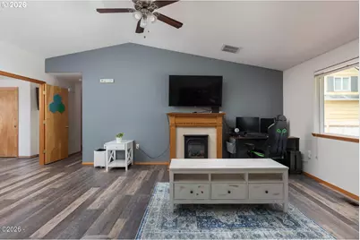 1925 NW 38th St, Lincoln City, OR 97367 - Photo 9