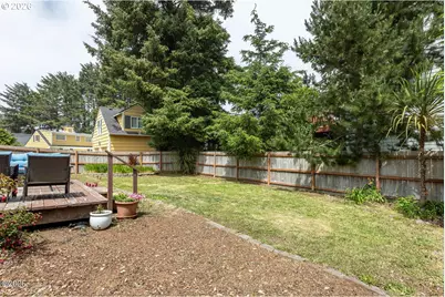 1925 NW 38th St, Lincoln City, OR 97367 - Photo 5