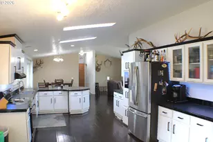 261 S Estella St, Glide, OR 97443 - Photo 7